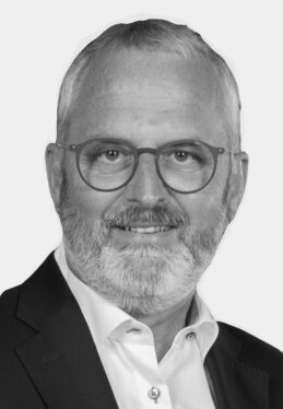 Portrait of Florian Gebhard, member of the AO FB